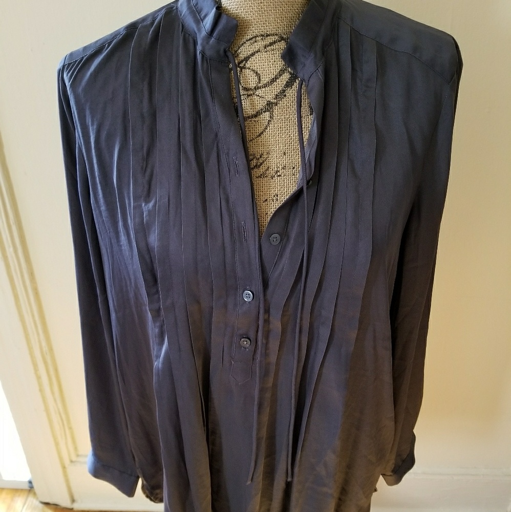 SALE. NWT LOFT Tunic
